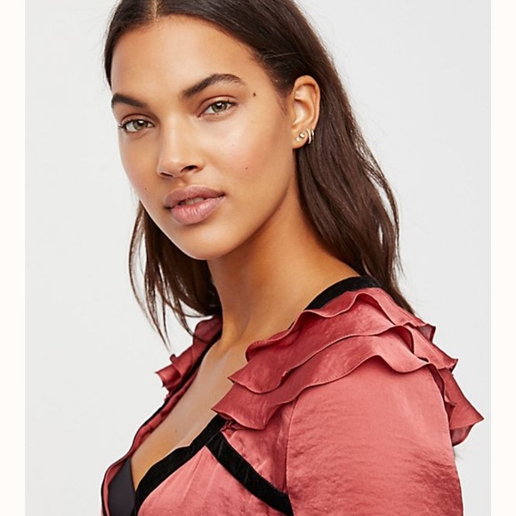 FOR LOVE AND LEMONS SATIN ROBE WITH ALLOVER BLACK VELVET TRIM SIZE S - Picture 4 of 8